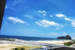 Prédio de frente para o mar